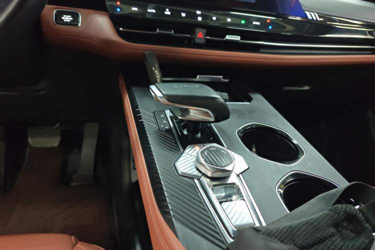 Used CHANGAN UNI-K 2023 2.0T Two-Wheel Drive Yue Ling Trim