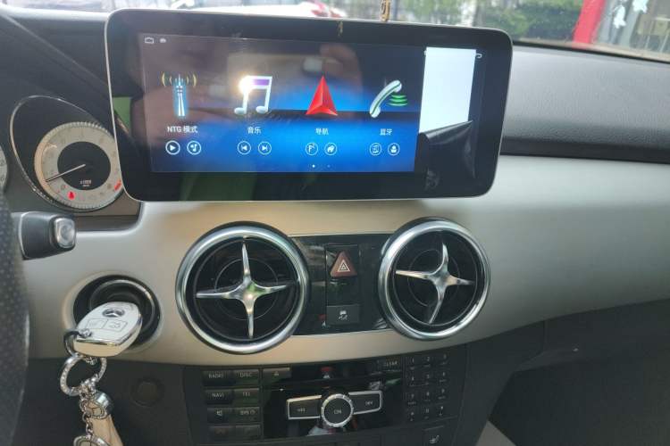 Used Mercedes-Benz GLK-Class 2013 GLK 300 4MATIC Dynamic Sunroof Model Audio And AC Panel