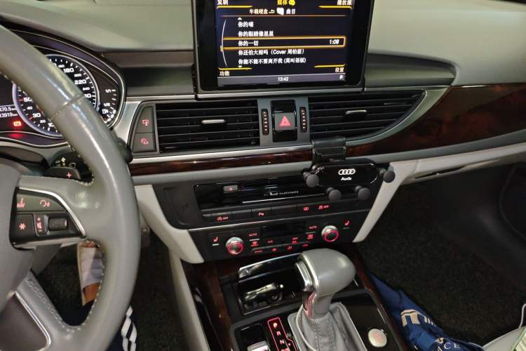 Used Audi A6L 2014 30 FSI Technology Model Audio And AC Panel