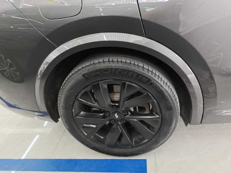 Used Li Auto L8 2023 Pro Model — 25