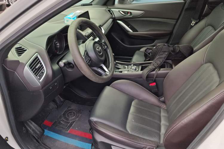 Used Mazda CX-4 2018 2.0L Automatic Two-Wheel Drive Blue Sky Premium Upgrade Version China V Standard Left Front Seat