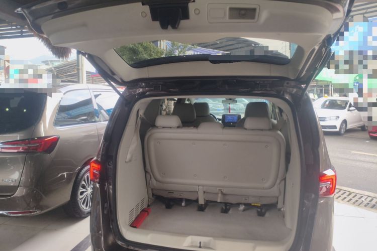 Used Buick GL8 2023 Land Executive Class Comfort Model Trunk