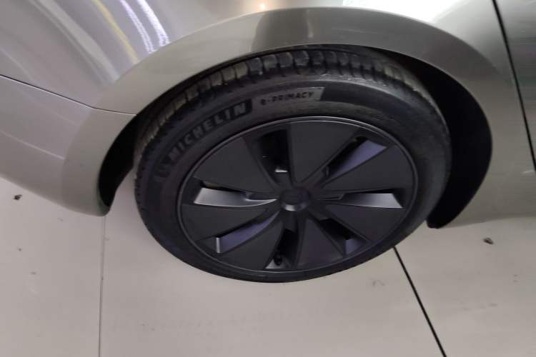 Used Tesla Model 3 2023 Long-Range All-Wheel-Drive Version
