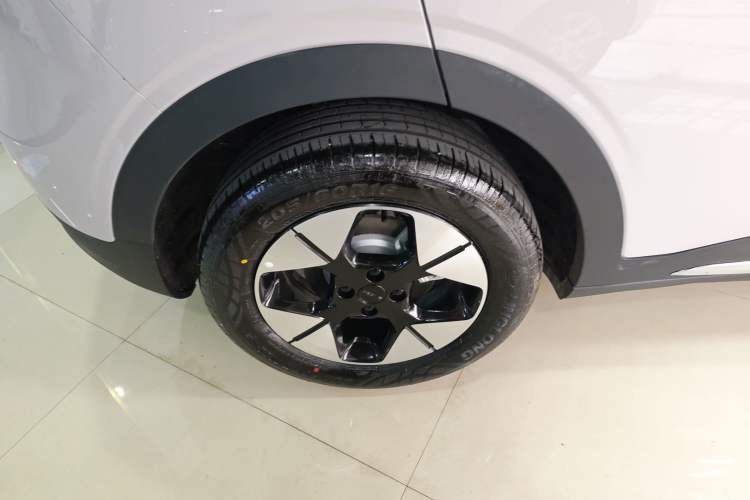 Used Geely Galaxy Geome 2026 Model 410km Exploration Edition Right Rear Wheel Hub