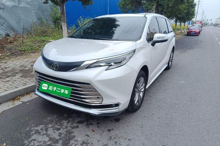 Used Toyota SIENNA 2024 2.5L Hybrid Comfort Edition
