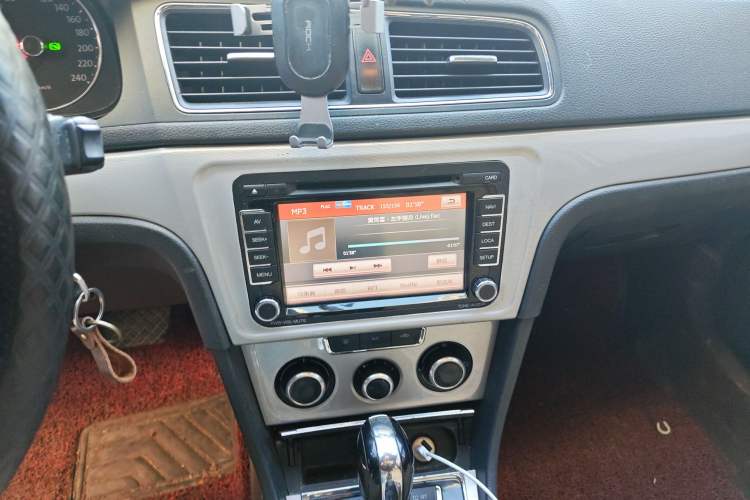 Used Volkswagen Gran Lavida 2013 1.6L Automatic Comfort Model