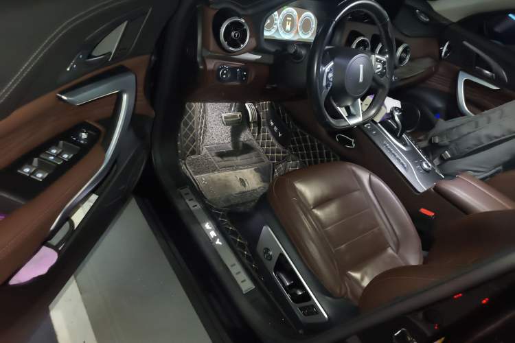 Used Wey VV7 2019 Upgraded Model 2.0T Flagship Version China V Standard Driver Seat