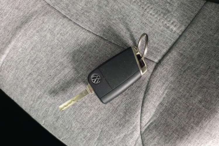 Used Volkswagen T-ROC 2022 280TSI DSG Two-Wheel Drive Elite PLUS Interior 1