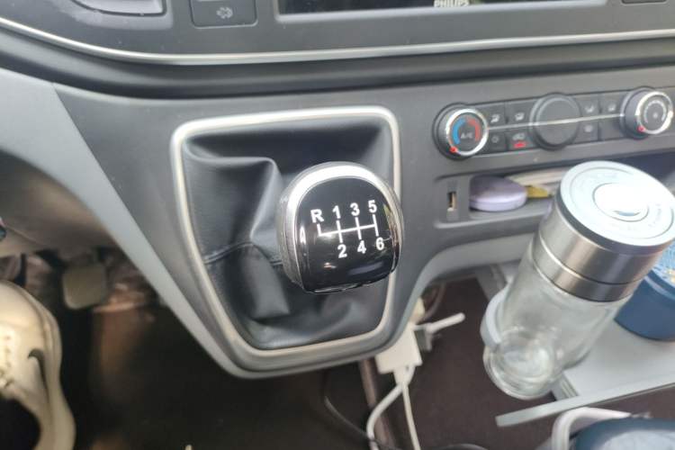 Used SAIC MAXUS Xintu V80 2021 2.0T PLUS Manual City Edition Short Wheelbase Ultra-Low Roof 5/6 Seats
