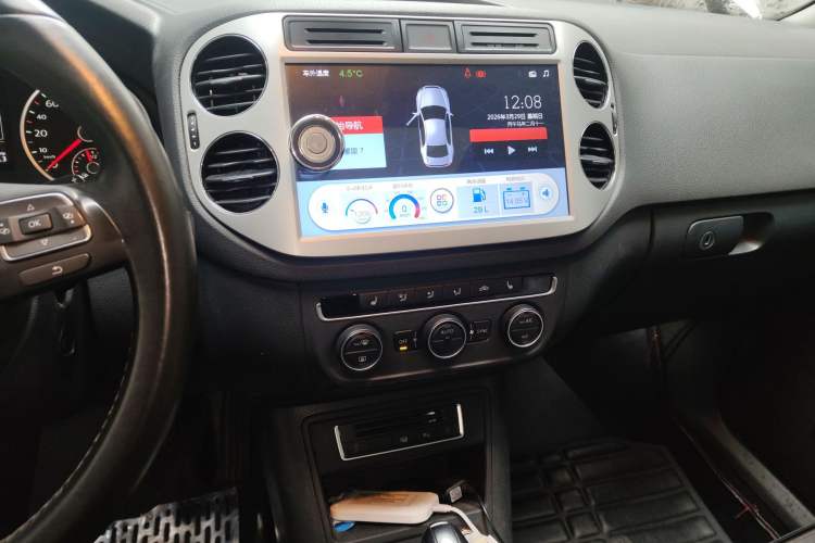 Used Volkswagen Tiguan 2015 2.0 TSI Automatic All-Wheel Drive Flagship Edition Audio And AC Panel