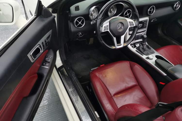 Used Mercedes-Benz SLK-Class 2011 SLK 200 Fashion Model
