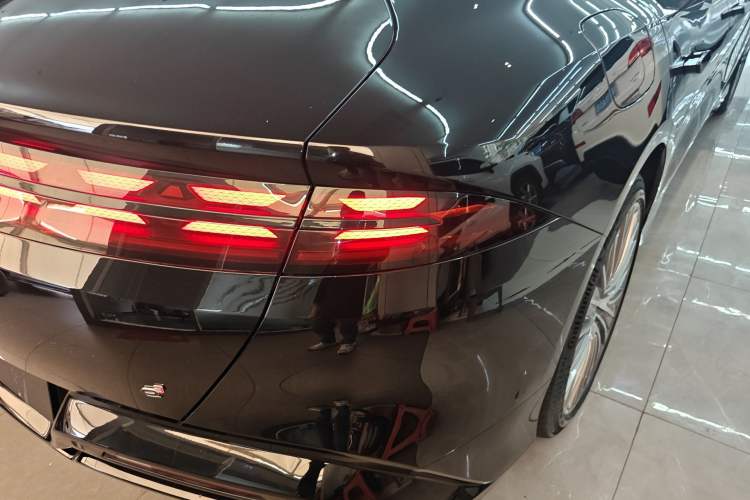 Used Denza Z9 2024 1100 km All-Wheel-Drive Ultra Version
