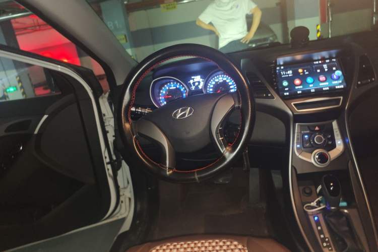 Used Hyundai Elantra (5th Generation / Langdong) 2016 1.6L Automatic Smart Version
