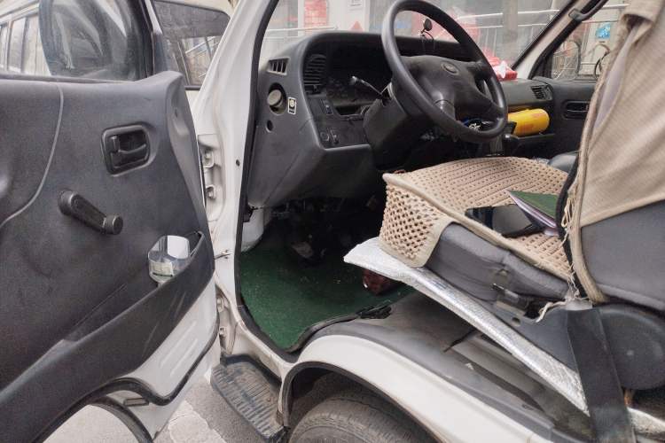 Used Jinbei Hiace 2020 2.0L Xiangyun Series Luxury Van High Roof China VI Standard Model 1TZS Driver Seat