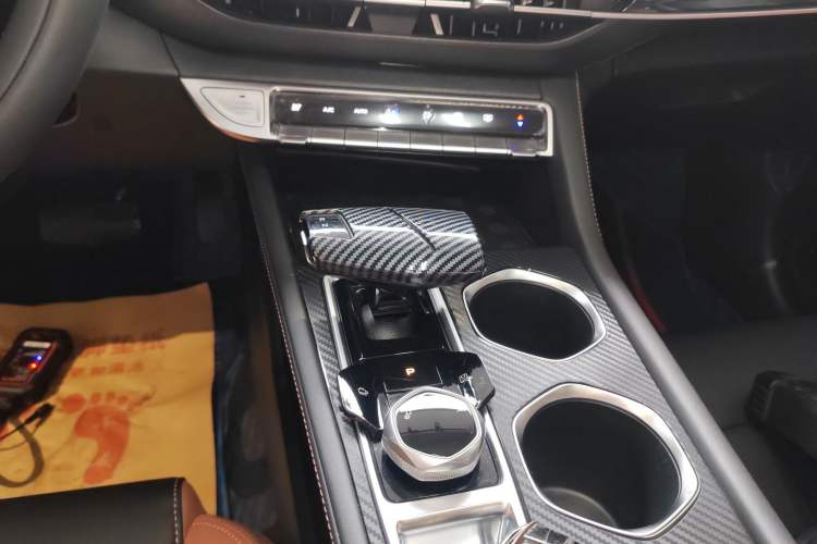 Used CHANGAN Eado 2024 PLUS Blue Whale NE 1.4T GDI DCT High-Energy Edition Gear Lever