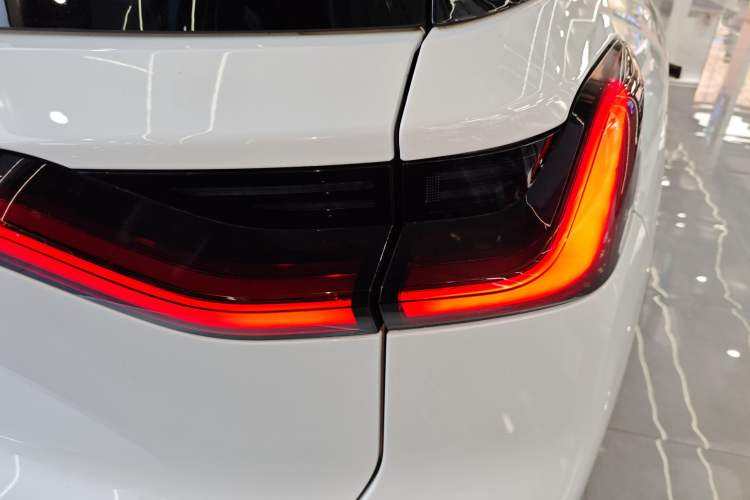 Used Nio ES8 2020 580 km Range Signature Edition Six-Seater Version Exterior 3