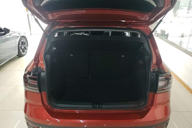 Used Volkswagen Tacqua 2020 1.5L Automatic Yue
