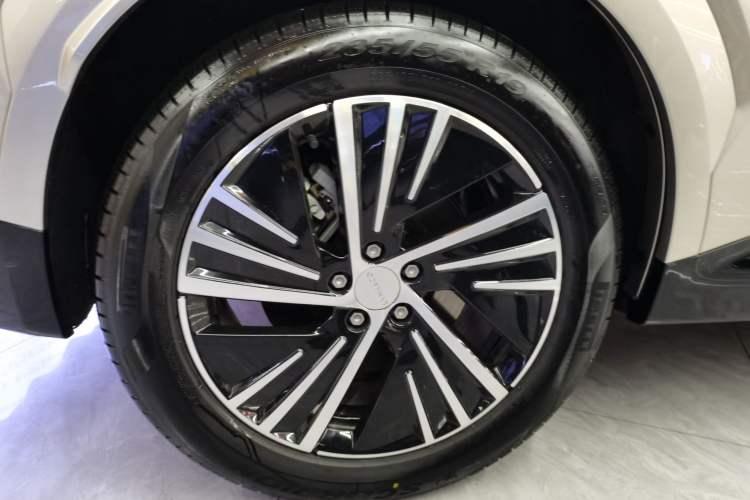 Used Lynk & Co 08 EM-P 2025 245km Ultra-Long Range Halo Right Rear Wheel Hub