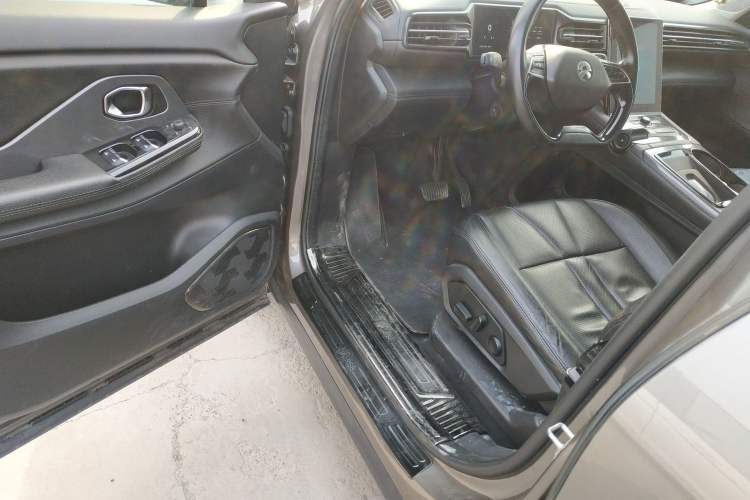 Used Nio ES8 2018 355 km Base Version 7-Seater Edition
