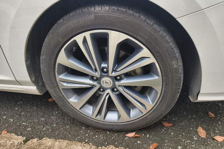 Used CHANGAN Raeton CC 2018 1.5T Automatic Haoya Model Guangmang Edition China V Standard Right Front Wheel Hub