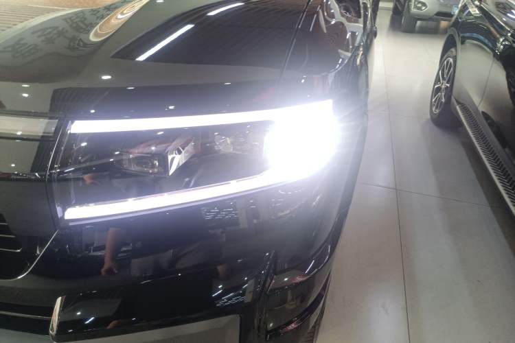 Used Formula Leopard 8 2025 Smart & Brave Flagship Edition 7 Seats Left Front Headlight