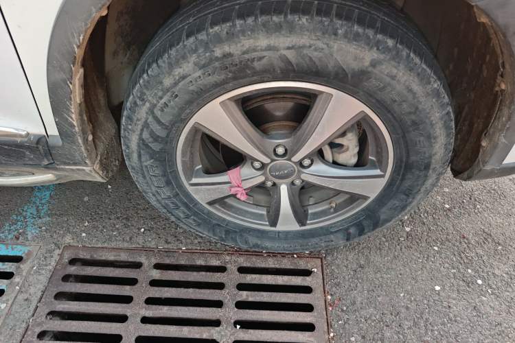 Used Haval H6 2015 Revised Version Sport Edition 1.5T Manual Transmission Two-Wheel Drive Elite Grade Right Front Wheel Hub