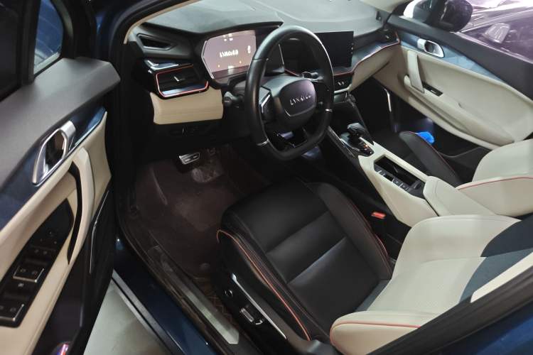 Used Lynk & Co 06 2021 1.5T Shero Pink Special Edition Driver Seat