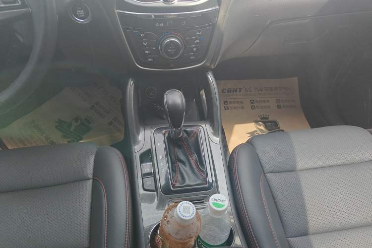 Used CHANGAN CS75 2017 Shangkui Edition 1.5T Automatic Fengyue Model Gear Lever