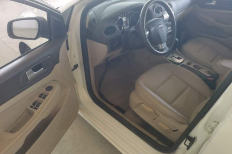 Used Ford Focus 2013 Hatchback Classic 1.8L Automatic Fashion Edition