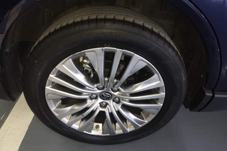 Used Toyota Harrier 2022 2.0L CVT Two-Wheel Drive Deluxe Edition Right Rear Wheel Hub