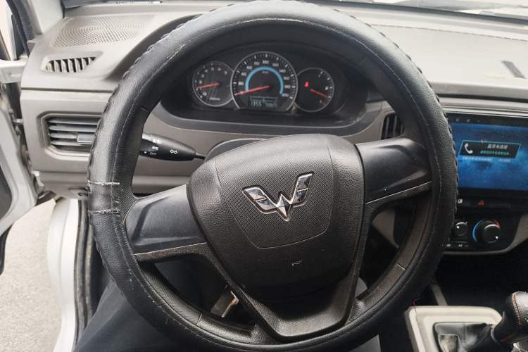 Used Wuling Rongguang New Truck 2019 1.5L Double-Cab China VI L3C Steering Wheel