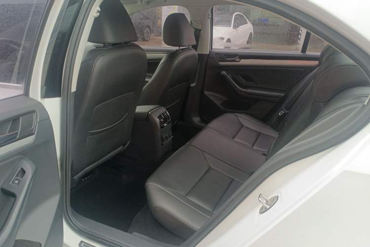 Used Volkswagen Sagitar 2017 230TSI Automatic Comfort Version