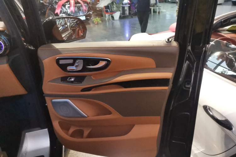 Used Mercedes-Benz Vito 2023 2.0T Business Version 7 Seats
