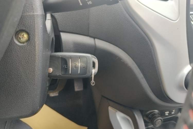 Used CHANGAN CS35 2015 1.6L Manual Luxury Model China IV Standard Interior 1