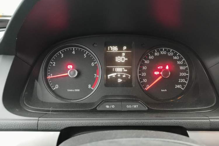 Used Volkswagen Lavida 2013 Revised Classic 1.6L Automatic Fashion Edition Odometer Close Up