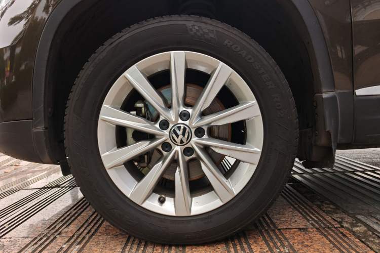 Used Volkswagen Tiguan L 2016 280TSI Automatic Two-Wheel-Drive Silk Road Style Edition
