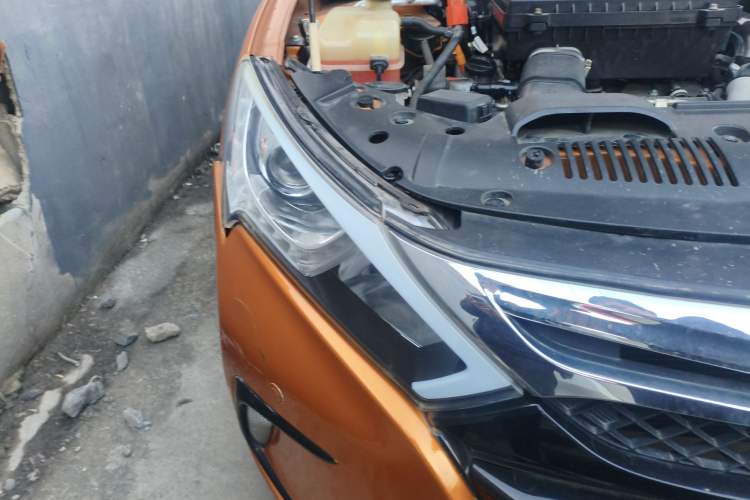 Used BYD Qin New Energy 2014 1.5T Cool Black Knight Flagship Model Right Front Headlight