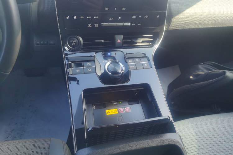 Used Toyota FAW bZ4X 2022 Two-Wheel Drive Long-Range PRO Version Gear Lever