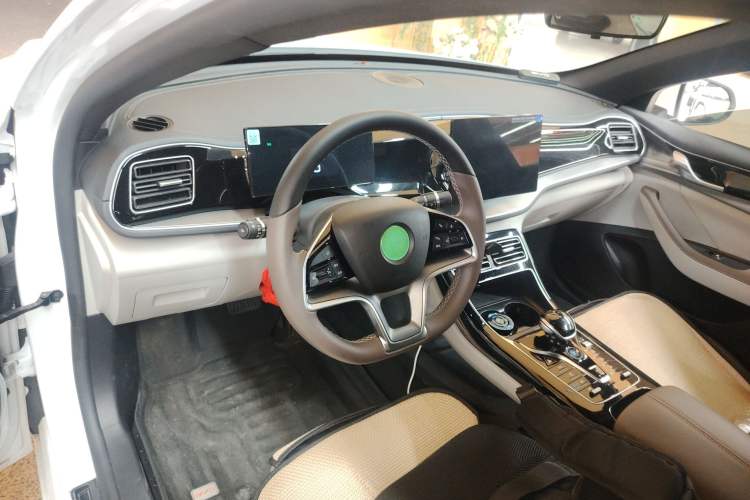 Used BYD Qin PLUS 2024 Honor Edition EV 420KM Leading Model
