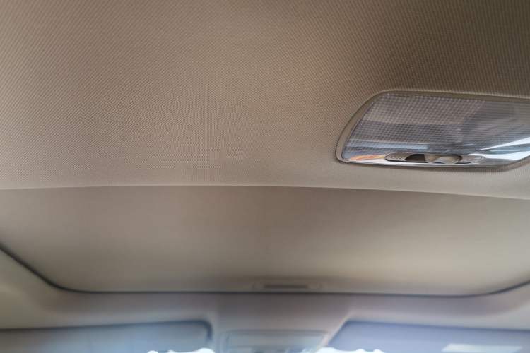 Used Honda CR-V 2010 2.4L Automatic Four-Wheel Drive Prestige Edition Headliner