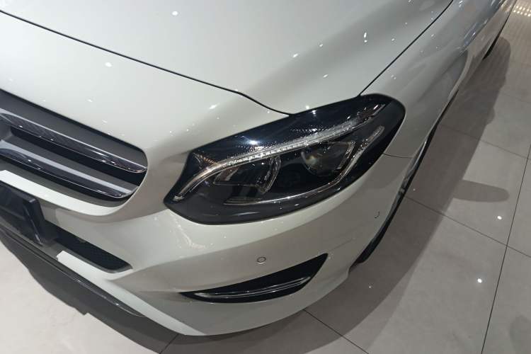 Used Mercedes-Benz B-Class 2019 B 200 Fashion Model Left Front Headlight