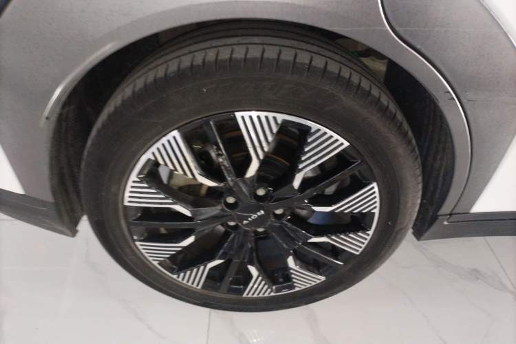 Used AION Y 2022 70 Tech Edition Lithium Iron Phosphate