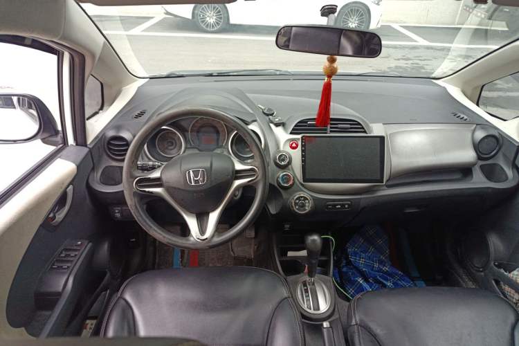 Used Honda Fit 2011 1.3L automatic comfort version

