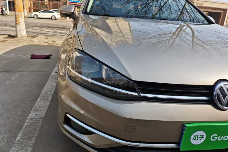 Used Volkswagen Golf 2018 230TSI Automatic Luxury Version Right Front Headlight