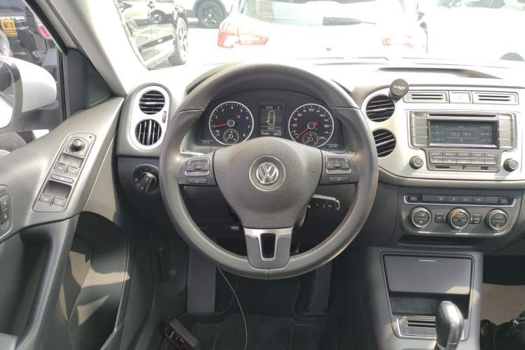 Used Volkswagen Tiguan 2016 300TSI Automatic All-Wheel Drive Fashion Vision Edition Steering Wheel