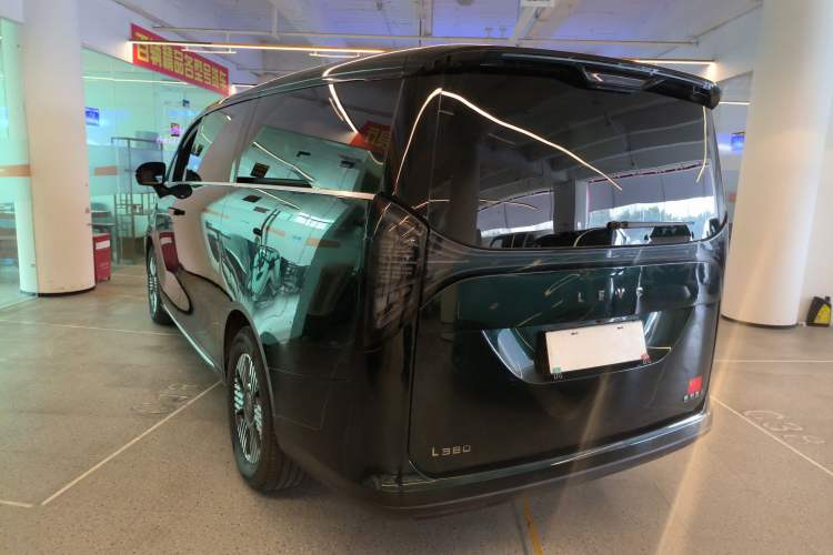 Used Geely Galaxy LEVC L380 2024 140-Degree 6-Seater All-Wheel-Drive Ultra