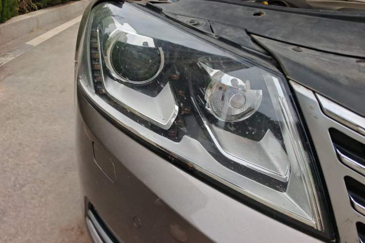 Used Volkswagen Magotan 2015 Facelift 1.8TSI Luxury Model Right Front Headlight