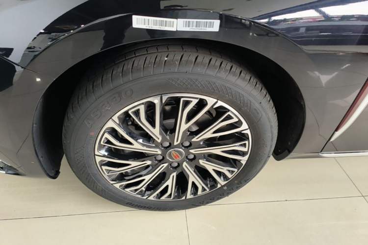 Used Hongqi H5 2025 2.0T Automatic Flag Edition – 500 000 Units Commemorative Version