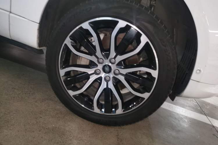 Used Land Rover Range Sport 2022 3.0 L6 YAO Black Edition
