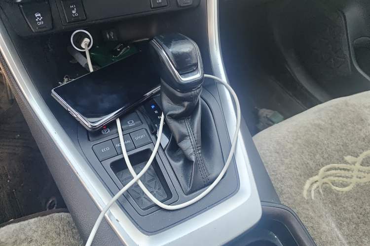 Used Toyota RAV4 2020 2.0L CVT Two-Wheel Drive Prestige Edition